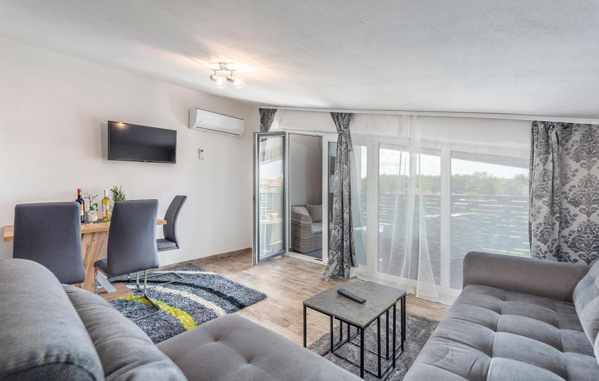 Apartmani Natalija Porec Bilik gambar